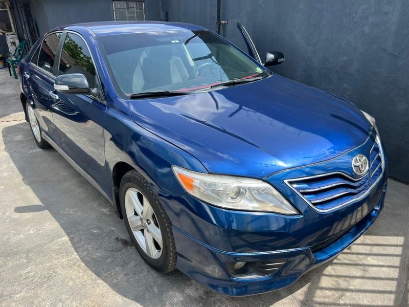 Main image of 2011 Toyota Camry SE
